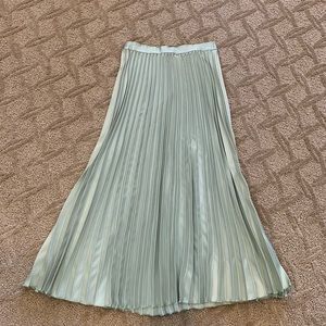 H&M mid length pleated skirt!